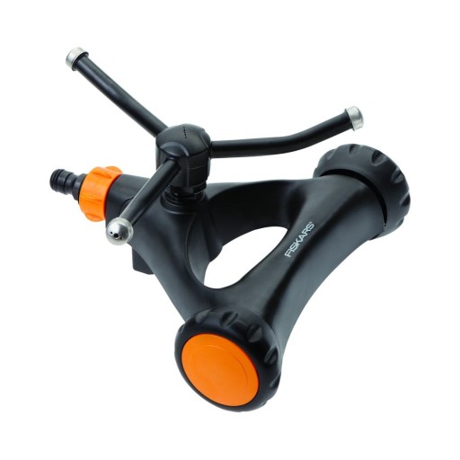 Aspersor rotativ pe roți Fiskars, negru
