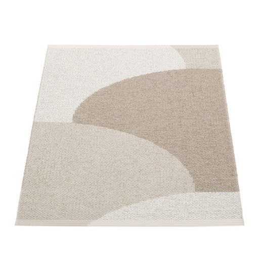 Covor pentru exterior și interior bej 70x90 cm Hill Dark Linen – Pappelina