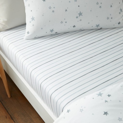 Cearceaf pentru copii alb din bumbac pentru pătuț cu elastic 70x140 cm Stars – Bianca