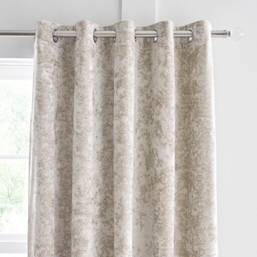 Draperii bej 2 buc. 229x229 cm Crushed Velvet – Catherine Lansfield