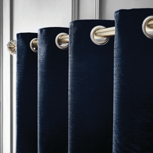 Draperii albastru-închis termoizolante 2 buc. din janilie 168x229 cm Selene Luxury Chenille – Hyperion