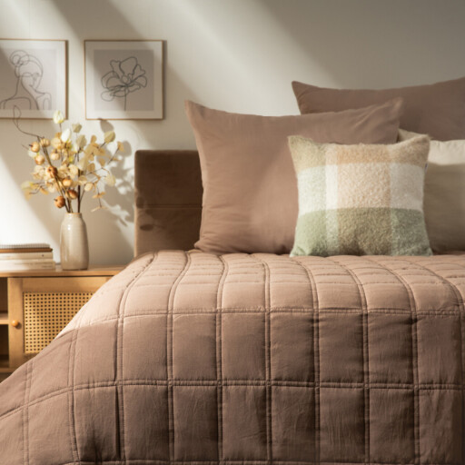 Cuvertura de pat Finch, Homla, 200x220 cm, poliester, maro