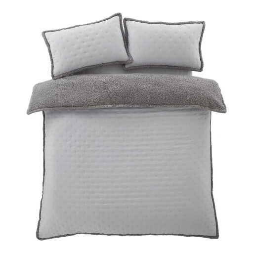 Lenjerie de pat gri din sherpa pentru pat dublu/extinsă 230x220 cm Cosy Nori – Catherine Lansfield