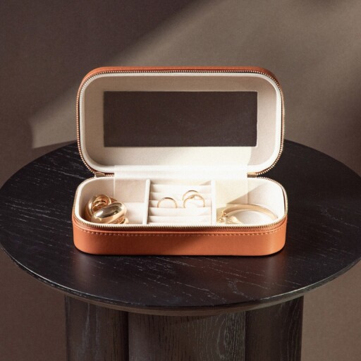 Cutie pentru bijuterii Rinas, Homla, 20.5x10.5x6 cm, plastic/metal, maro