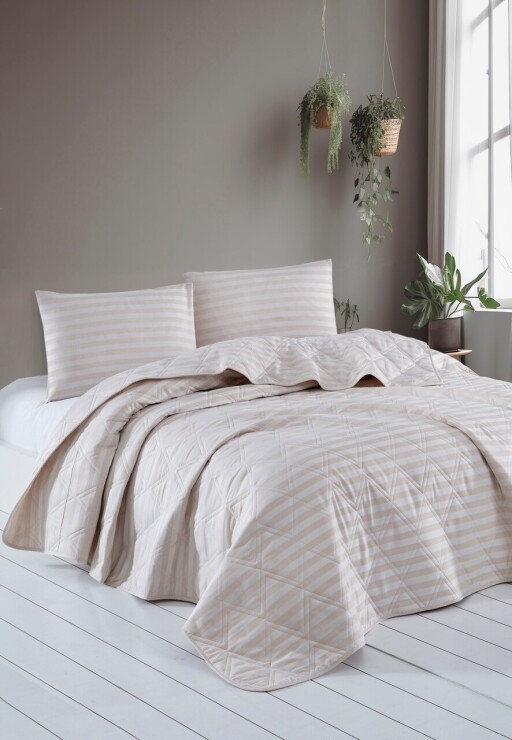 Cuvertura Single 155x200 cm, L&#039;essentiel Maison, Water Yollu Saten, Bumbac;Poliester , Bej