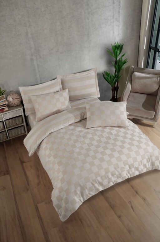 Lenjerie de pat dubla 3 piese, L&#039;essentiel Maison, Kareli Saten, Bumbac;Poliester, Bej