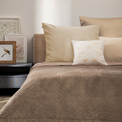 Cuvertura matlasata Aurum, Homla, 220x240 cm, poliester, bej