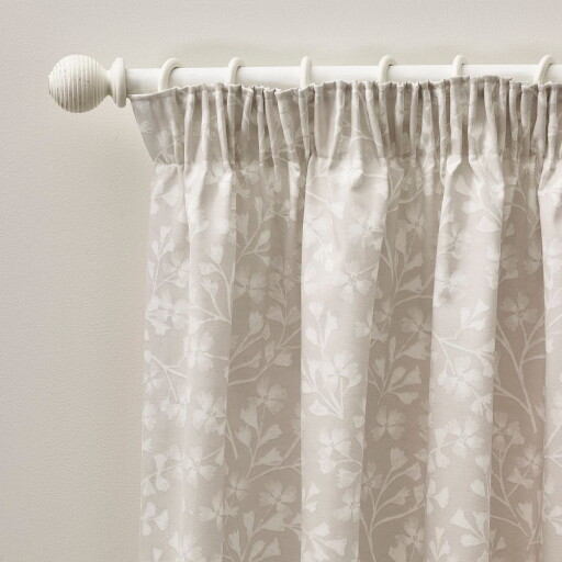 Draperii bej 2 buc. 168x183 cm Brooke Floral – Catherine Lansfield