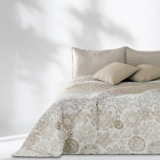 Cuvertură cu 2 fețe din microfibră DecoKing Alhambra, 240 x 260 cm, bej