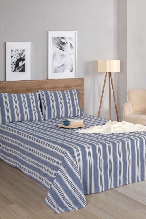 Set de pat dublu (cearceaf cu elastic si perne) 3 piese, L'essentiel Maison, Soft Line, Albastru navy