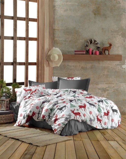 Lenjerie de pat dubla (DE), 3 piese, L'essentiel Maison, Chr-Coverset-1, Roșu / Alb / Verde / Gri