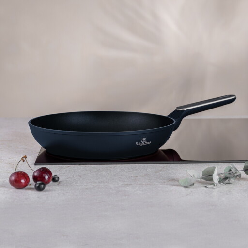 Tigaie Berlinger Haus, Deep Sea, 28 cm, 2.4 L, aluminiu forjat, albastru mat/gri