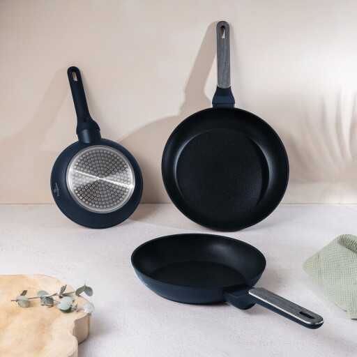 Set 3 tigai rotunde Berlinger Haus, Deep Sea, 20/24/28 cm, aluminiu forjat, albastru mat/gri